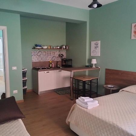 Incastro B&B In โครโตเน ภายนอก รูปภาพ