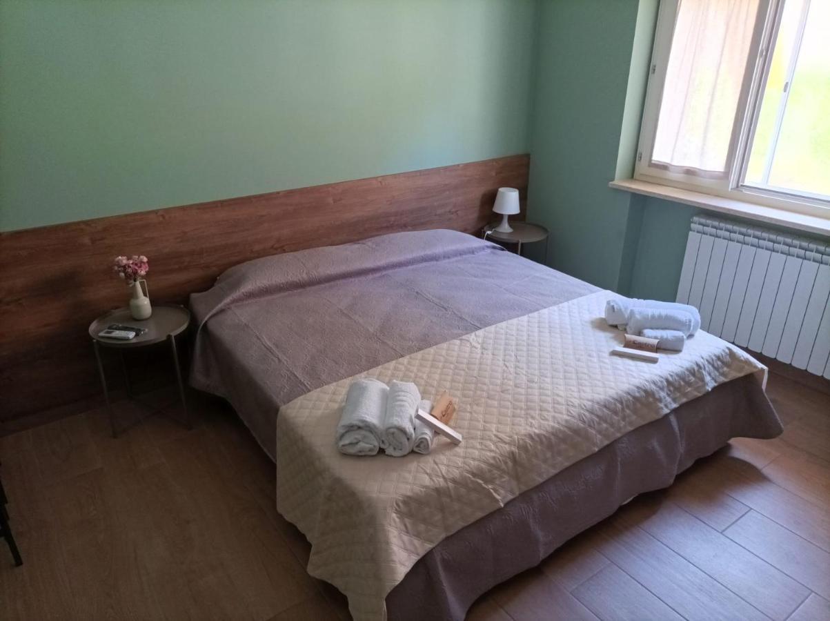 Incastro B&B In โครโตเน ภายนอก รูปภาพ