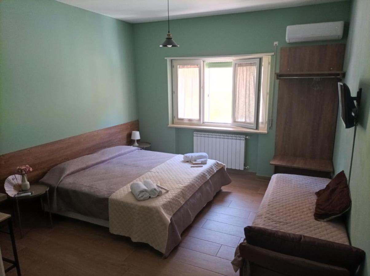 Incastro B&B In โครโตเน ภายนอก รูปภาพ