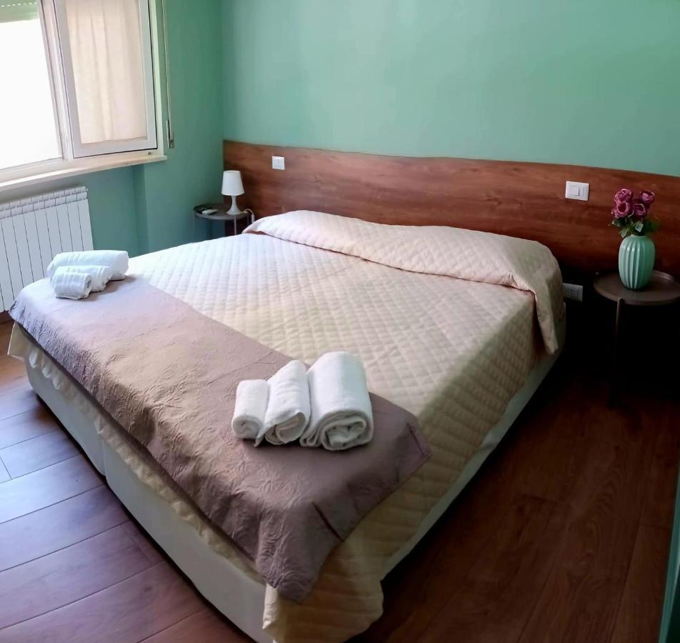 Incastro B&B In โครโตเน ภายนอก รูปภาพ